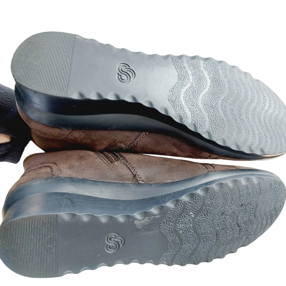 Clarks dark brown